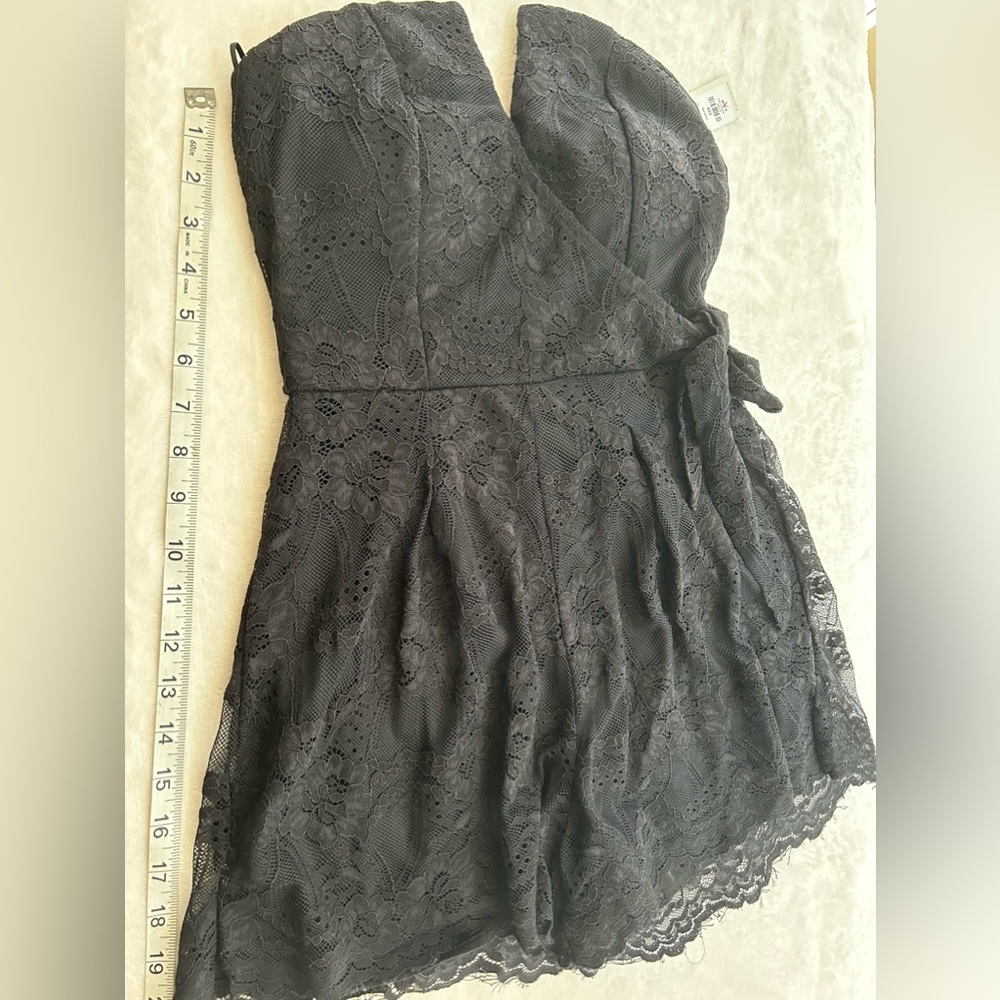 Francesca’s Romper- Size XXS- color black
